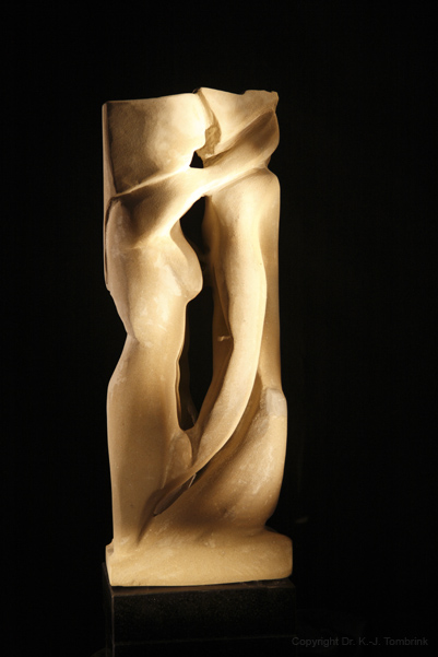 007_Der Kuss0061_Sandstein_Tombrink_Skulptur