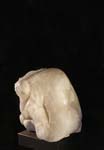 072_Gehockt02_Alabaster_Tombrink_Skulptur